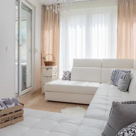 Διαμέρισμα Shabby Leni Σπλιτ